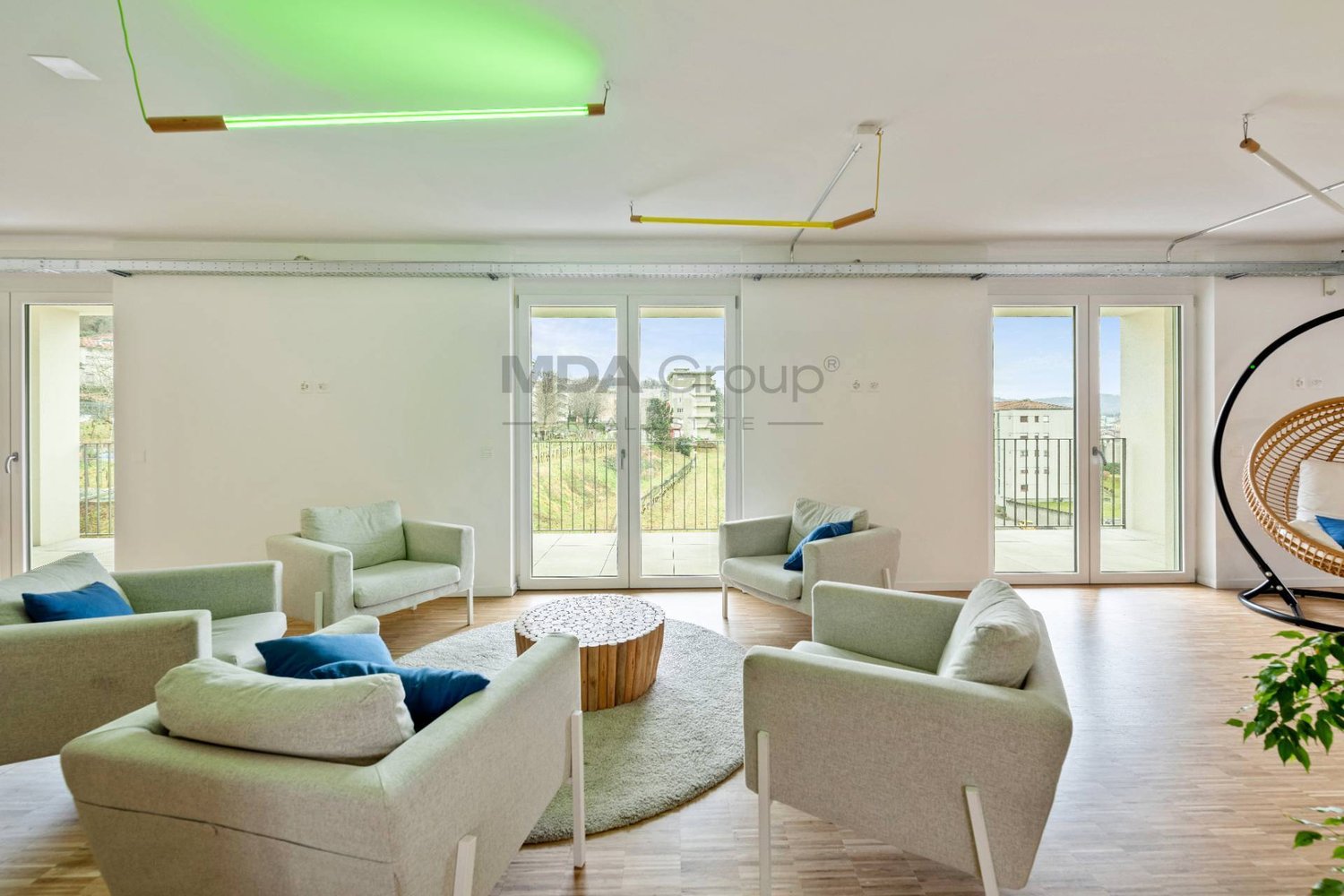457m² office