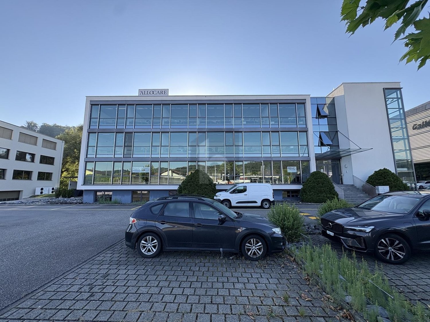 210m² office
