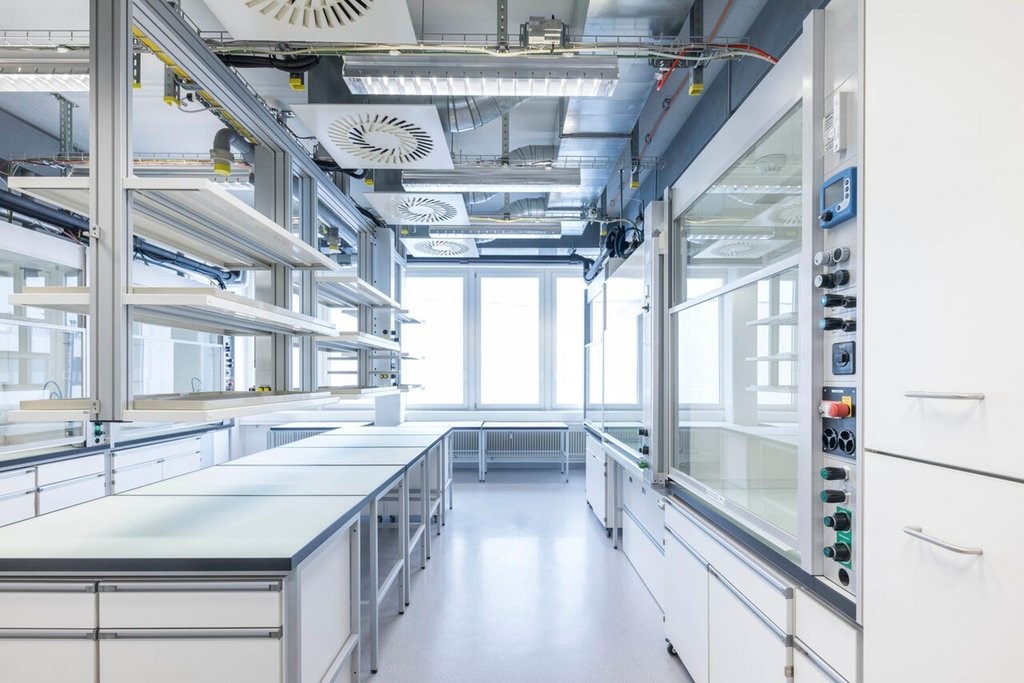 149m² laboratory, Foto 1 von 7
