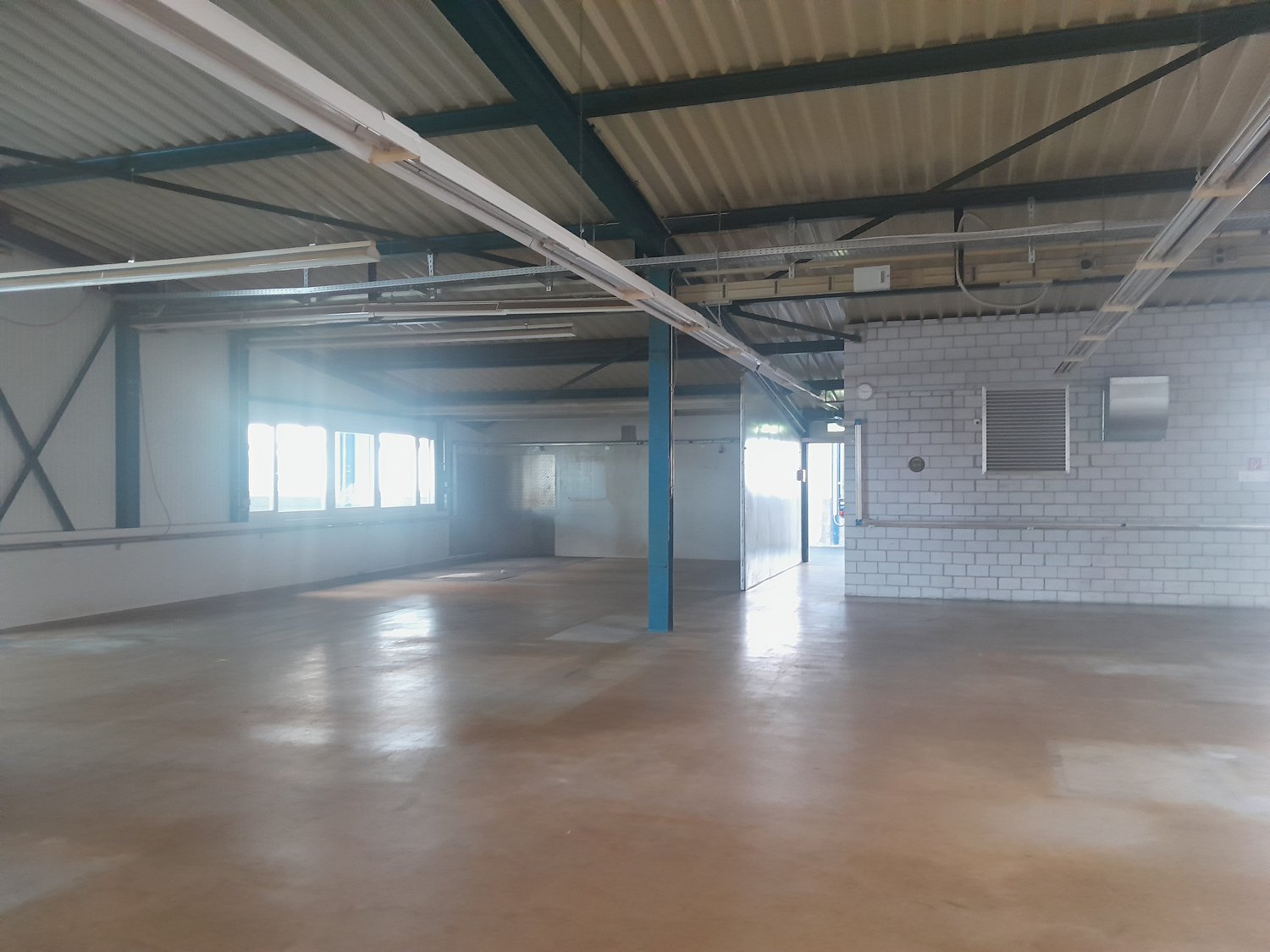 708m² storage room, Foto 3 von 7