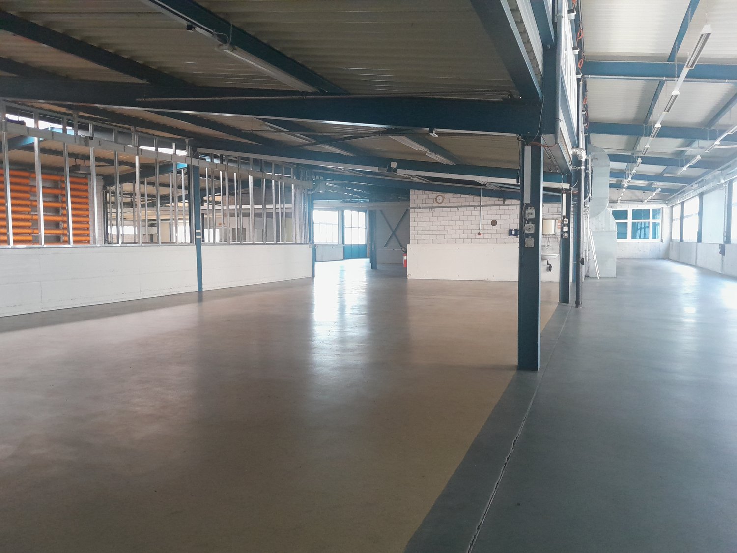 708m² storage room, Foto 6 von 7
