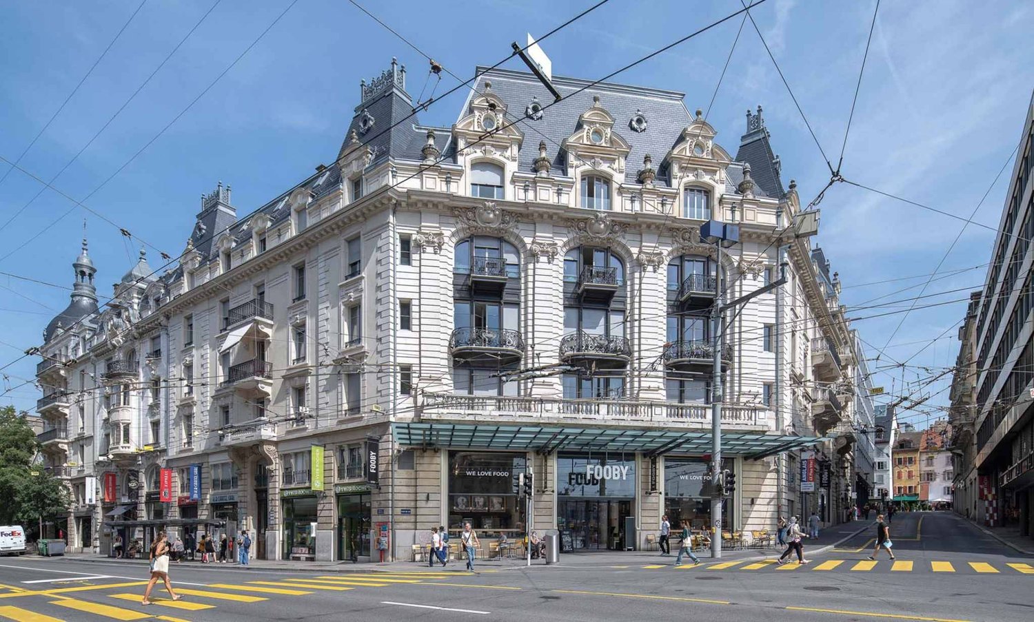 84m² arcade