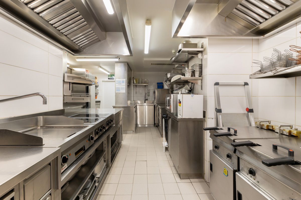 510m² restaurant
Irish Pub for lease
In Basel in a prime location.
For more information please contact us via email.