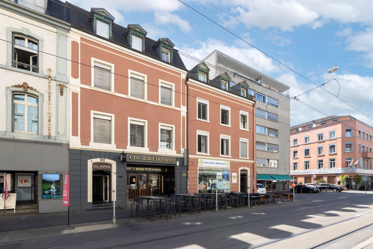 510m² restaurant
Irish Pub for lease
In Basel in a prime location.
For more information please contact us via email.