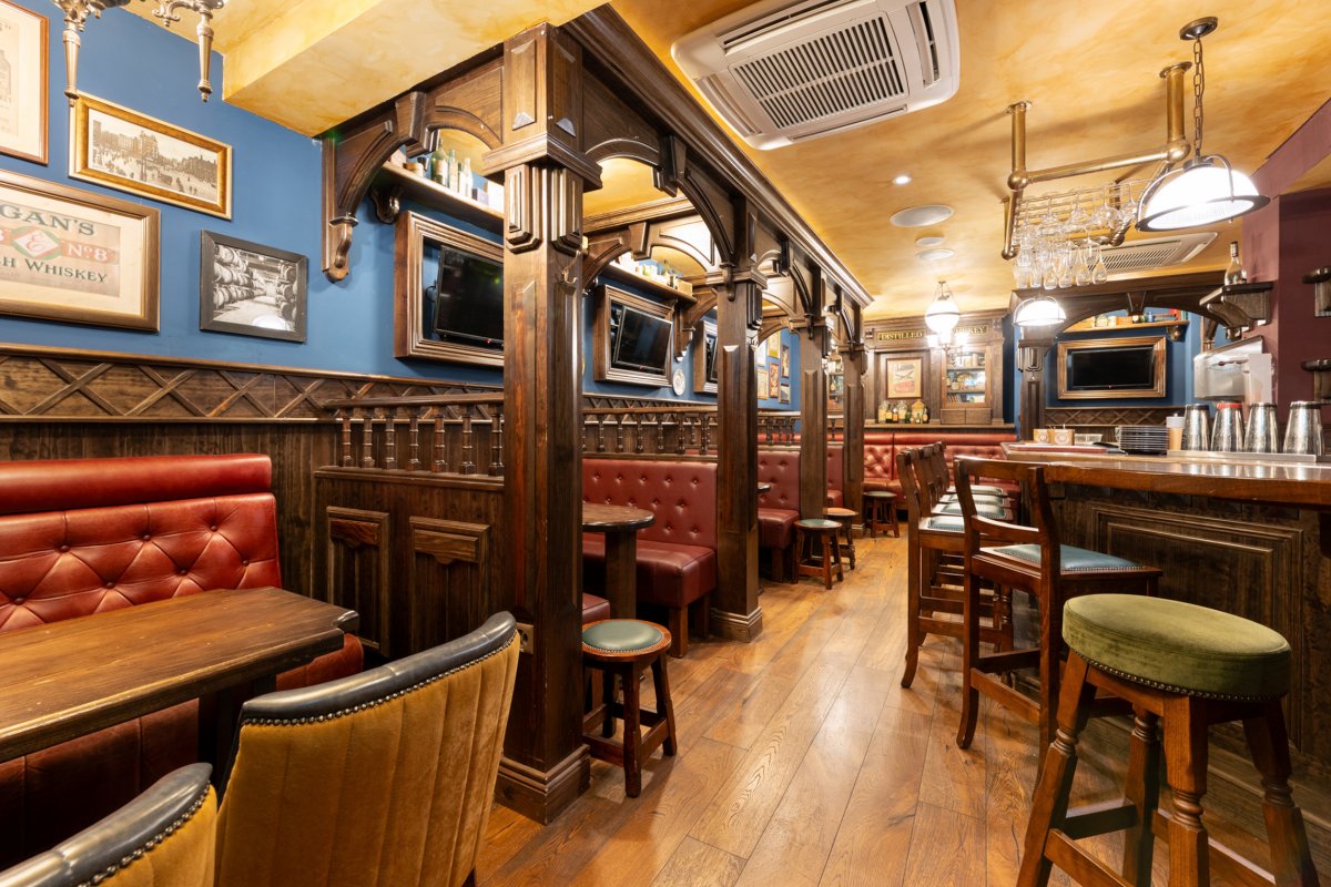 510m² restaurant
Irish Pub for lease
In Basel in a prime location.
For more information please contact us via email.
