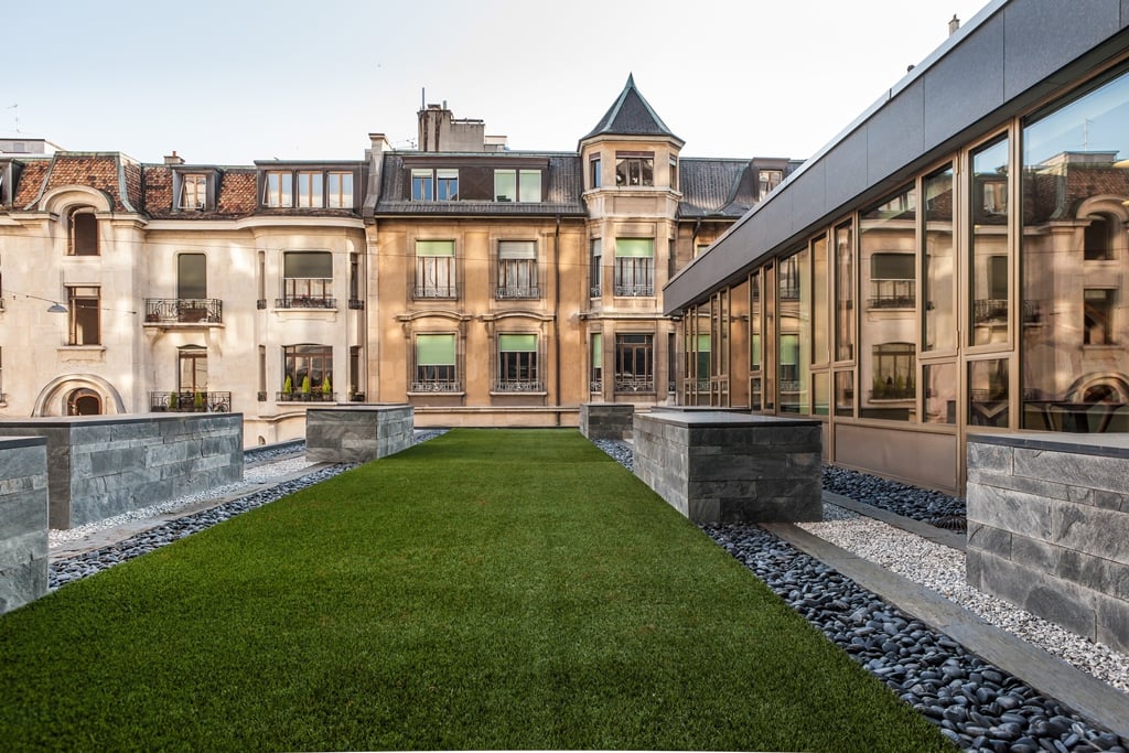 2000m² office