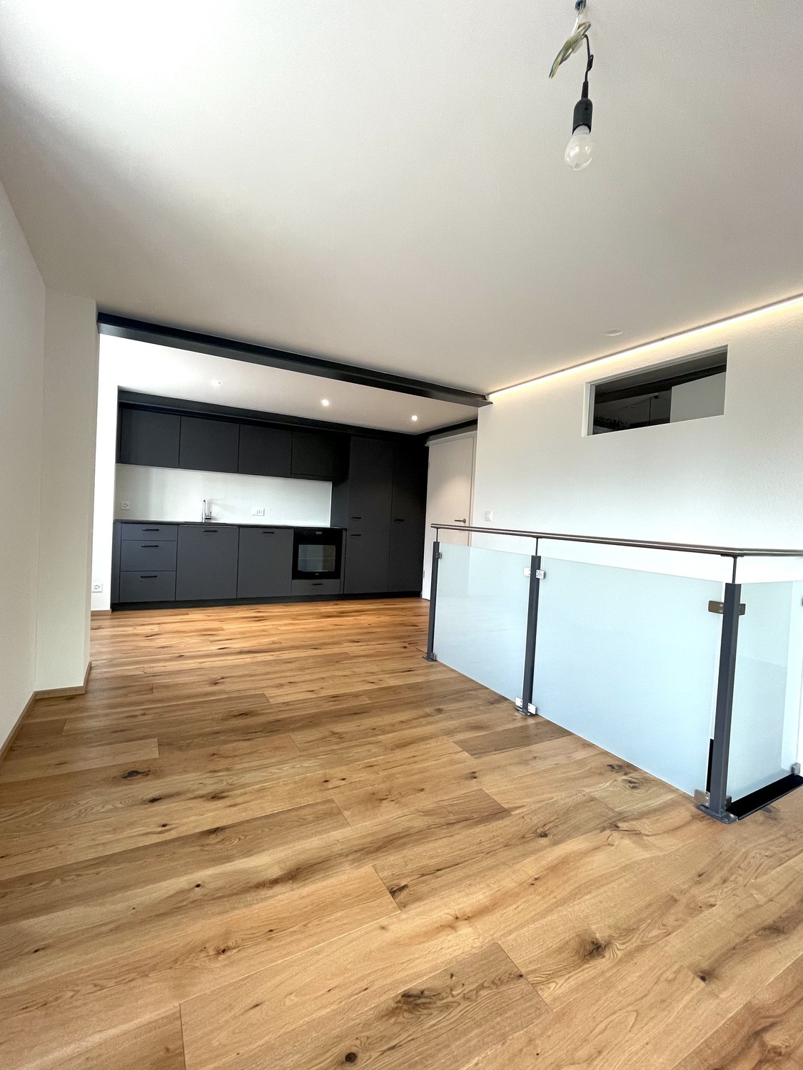 75m² commercial, Foto 1 von 5
