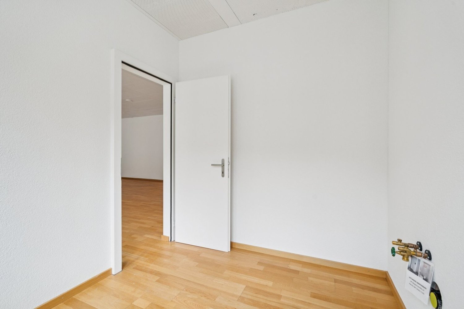 93m² office, Foto 3 von 10