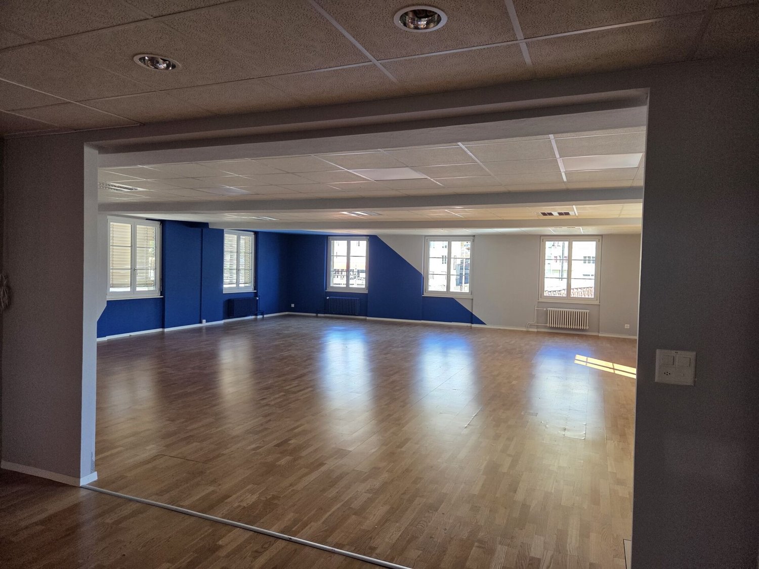 182m² office