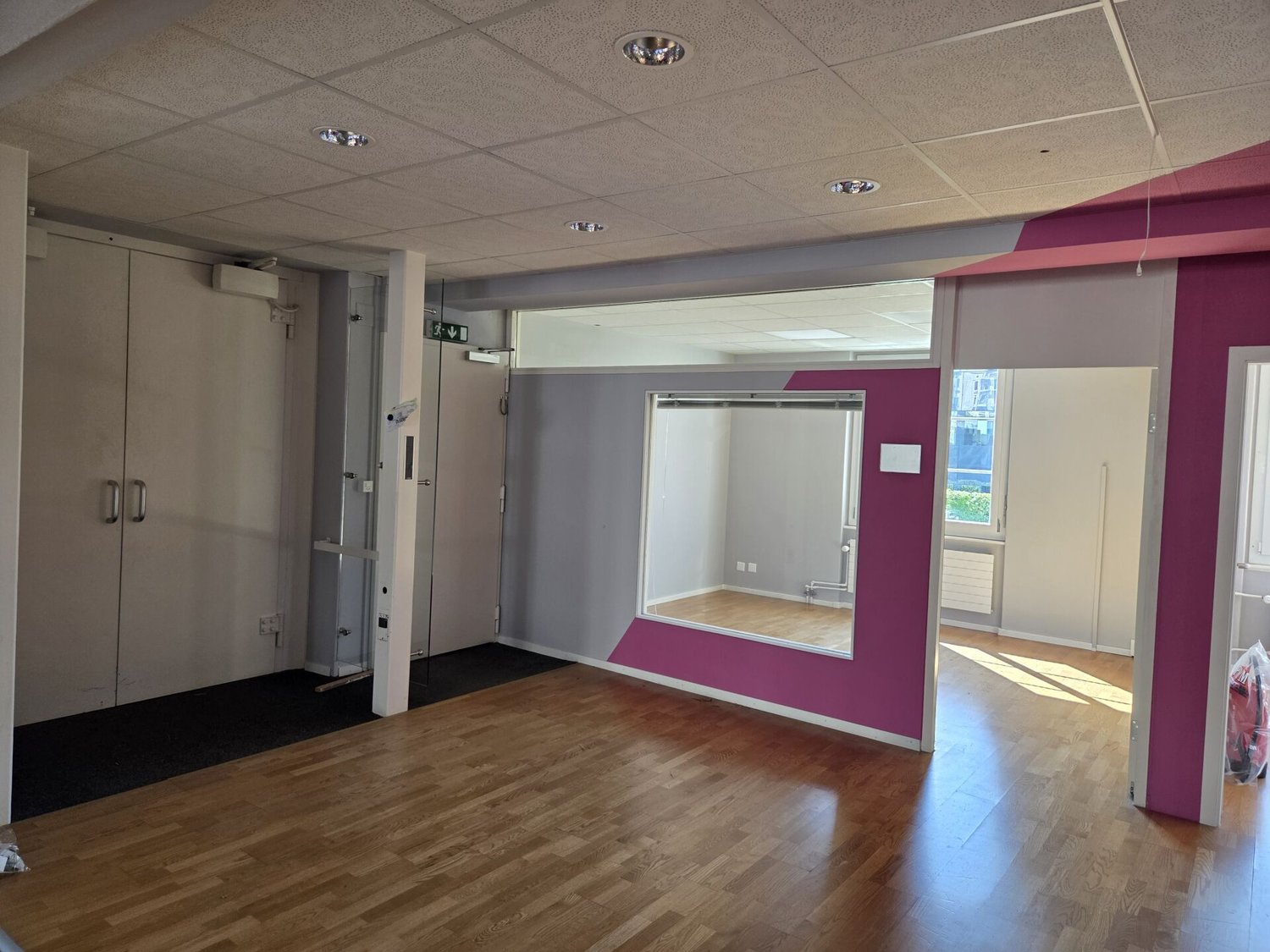 182m² office