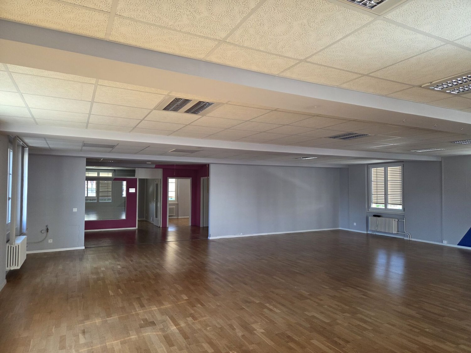 182m² office