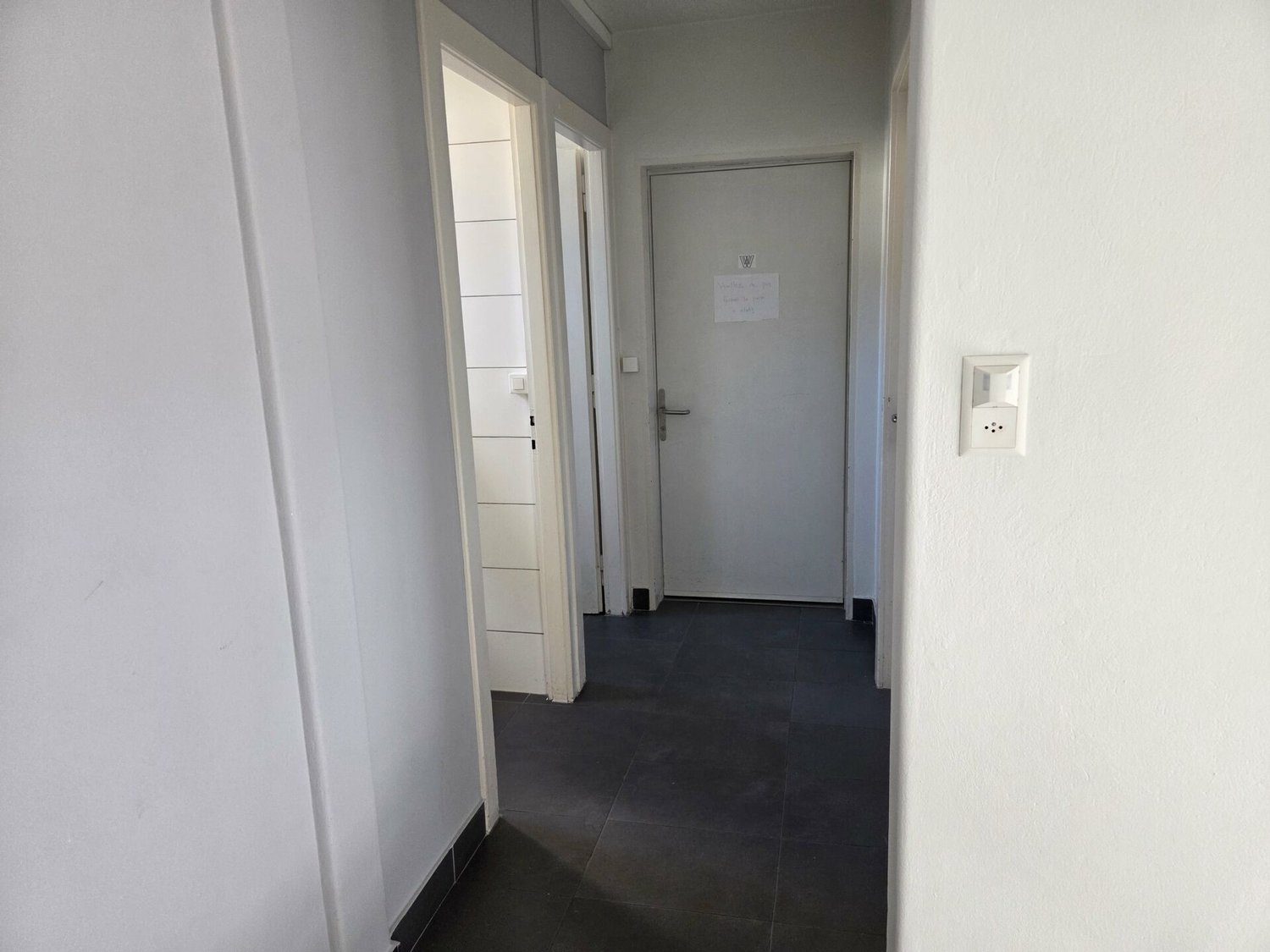 182m² office