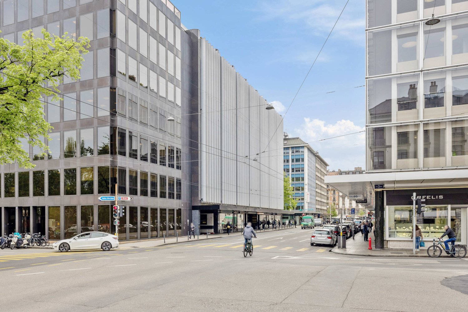 Boutique de 800m², photo 3 sur 3