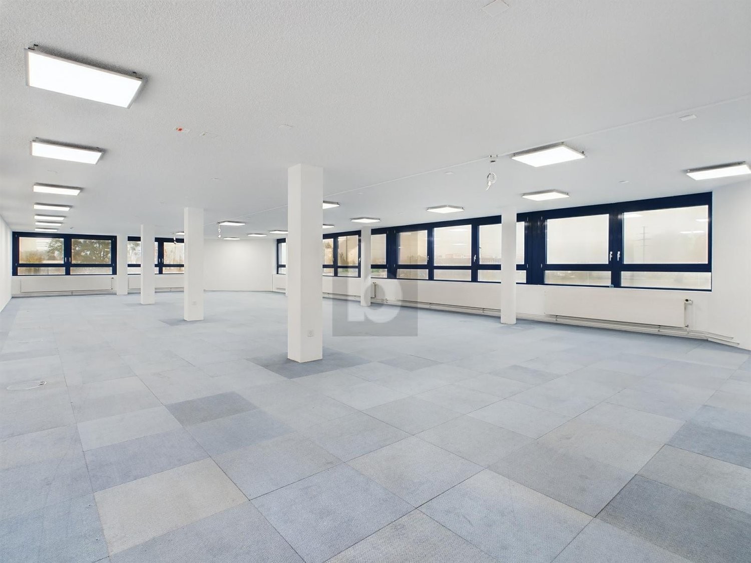 200m² office