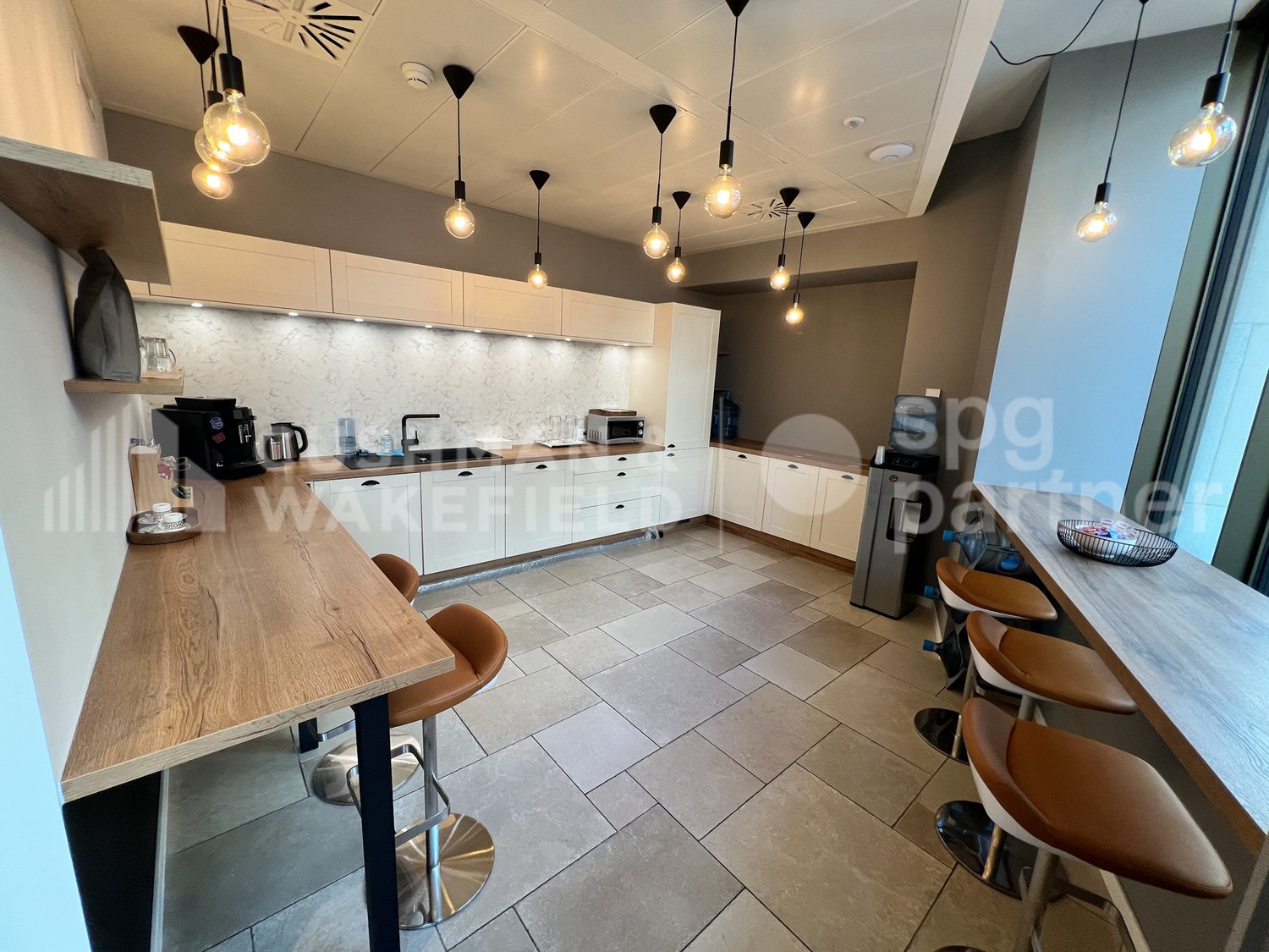 265m² office