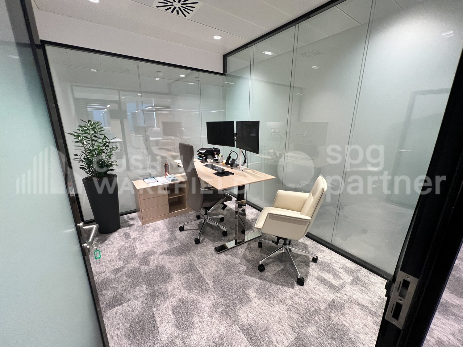 265m² office