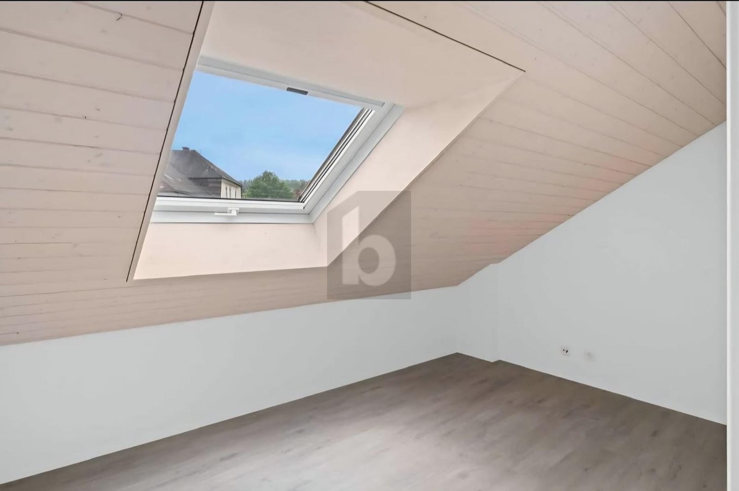 3 ½ rooms roof flat, Foto 3 von 4