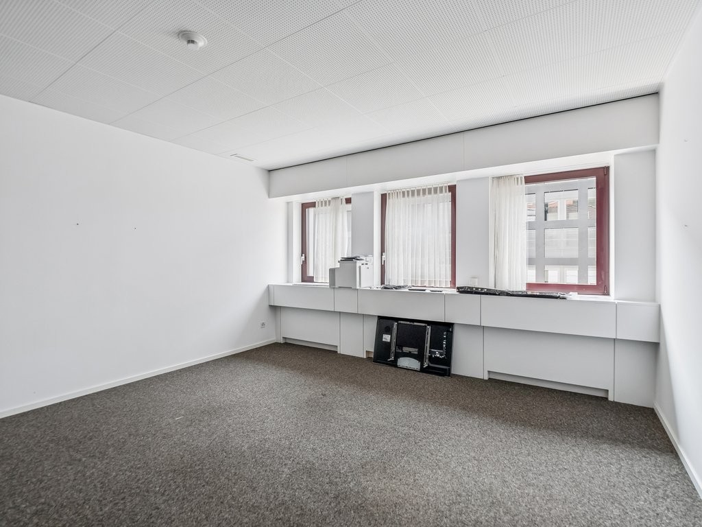 158m² bureau, photo 10 sur 10