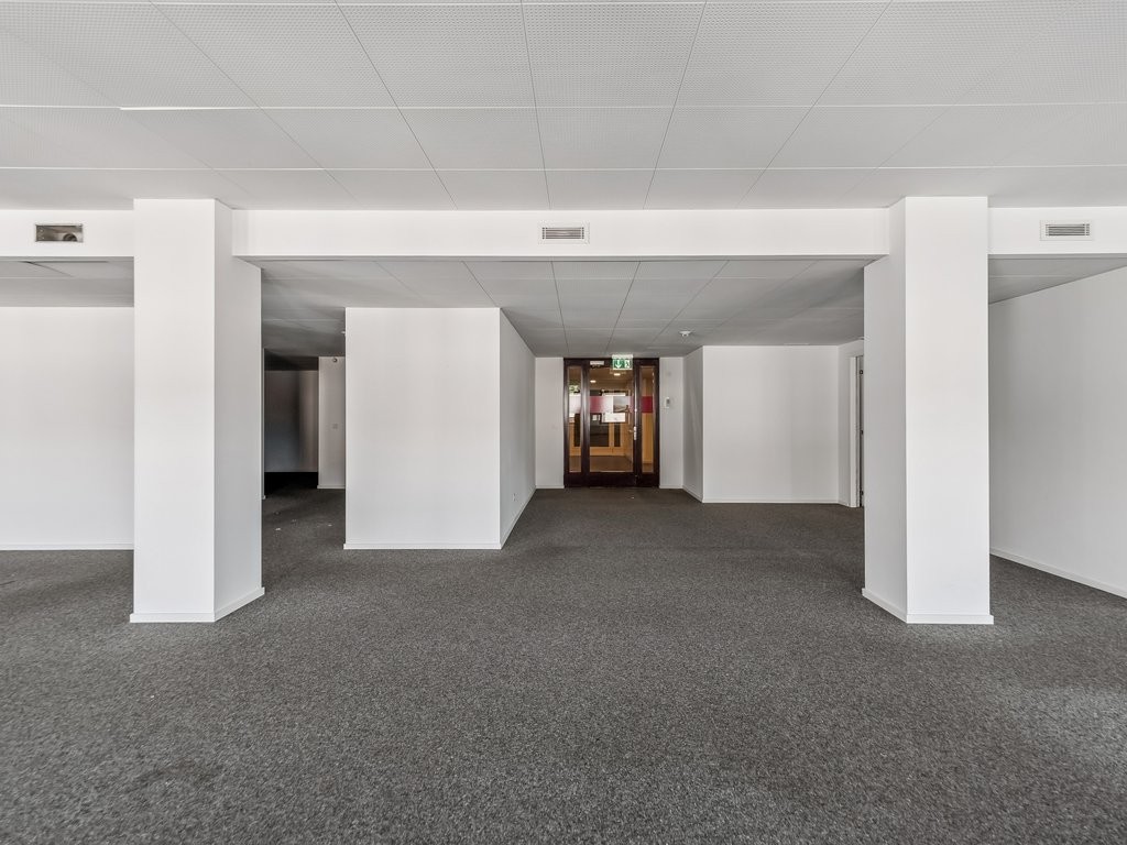 158m² bureau, photo 5 sur 10