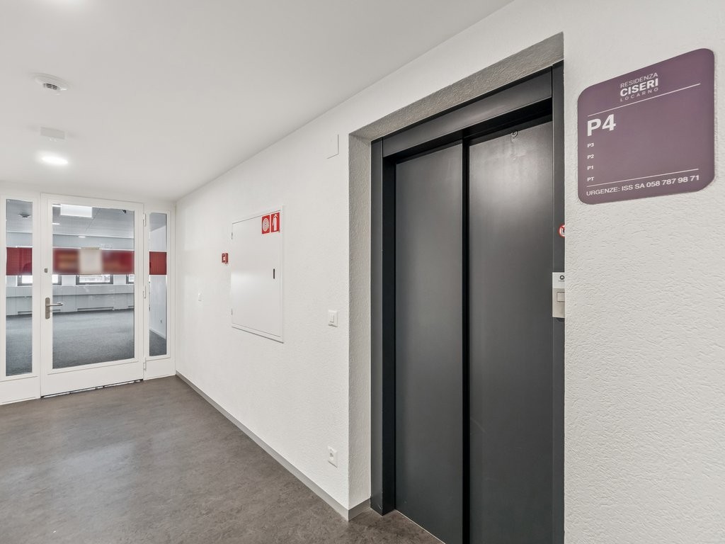 158m² bureau, photo 1 sur 10