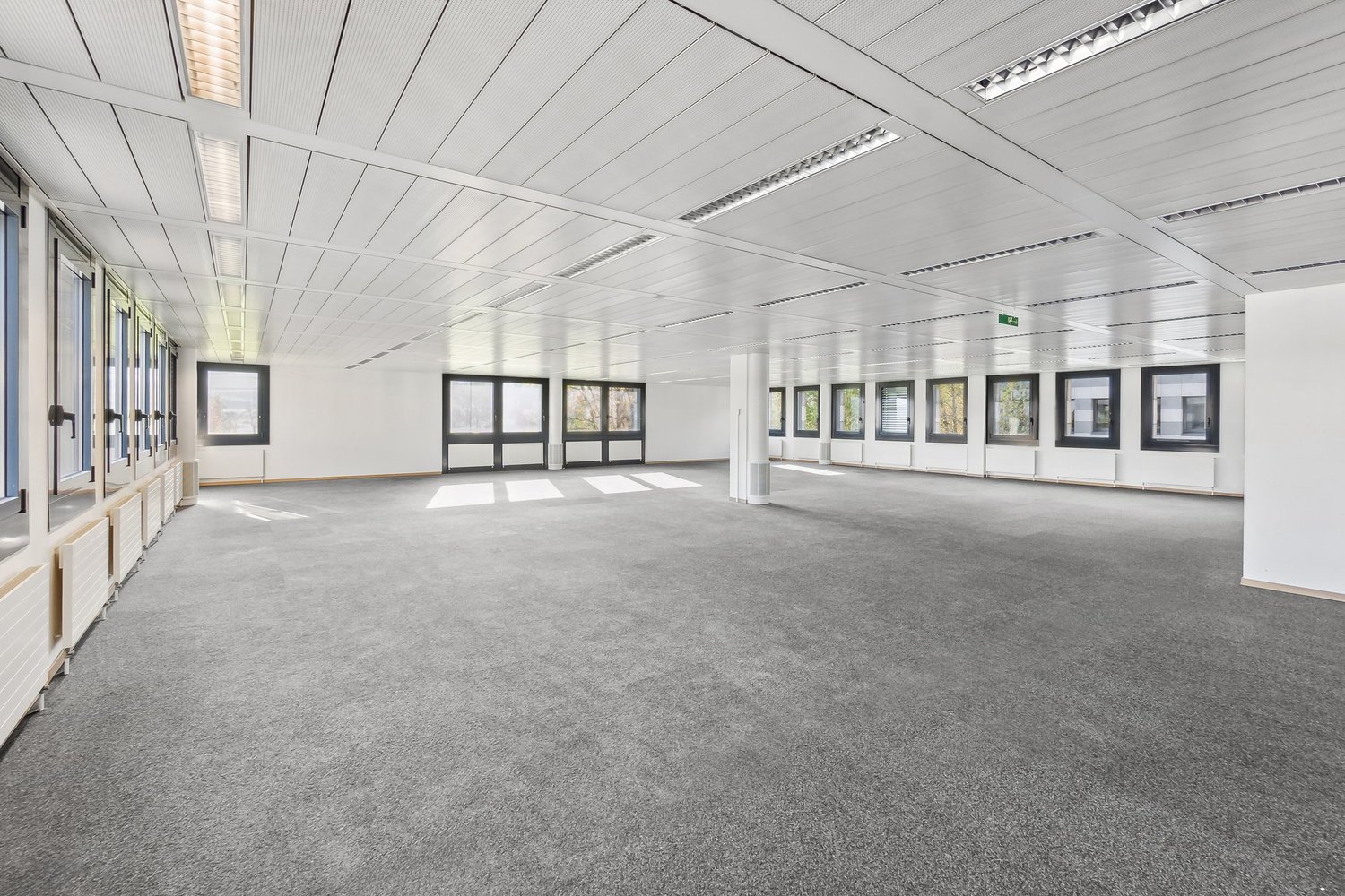 450m² office