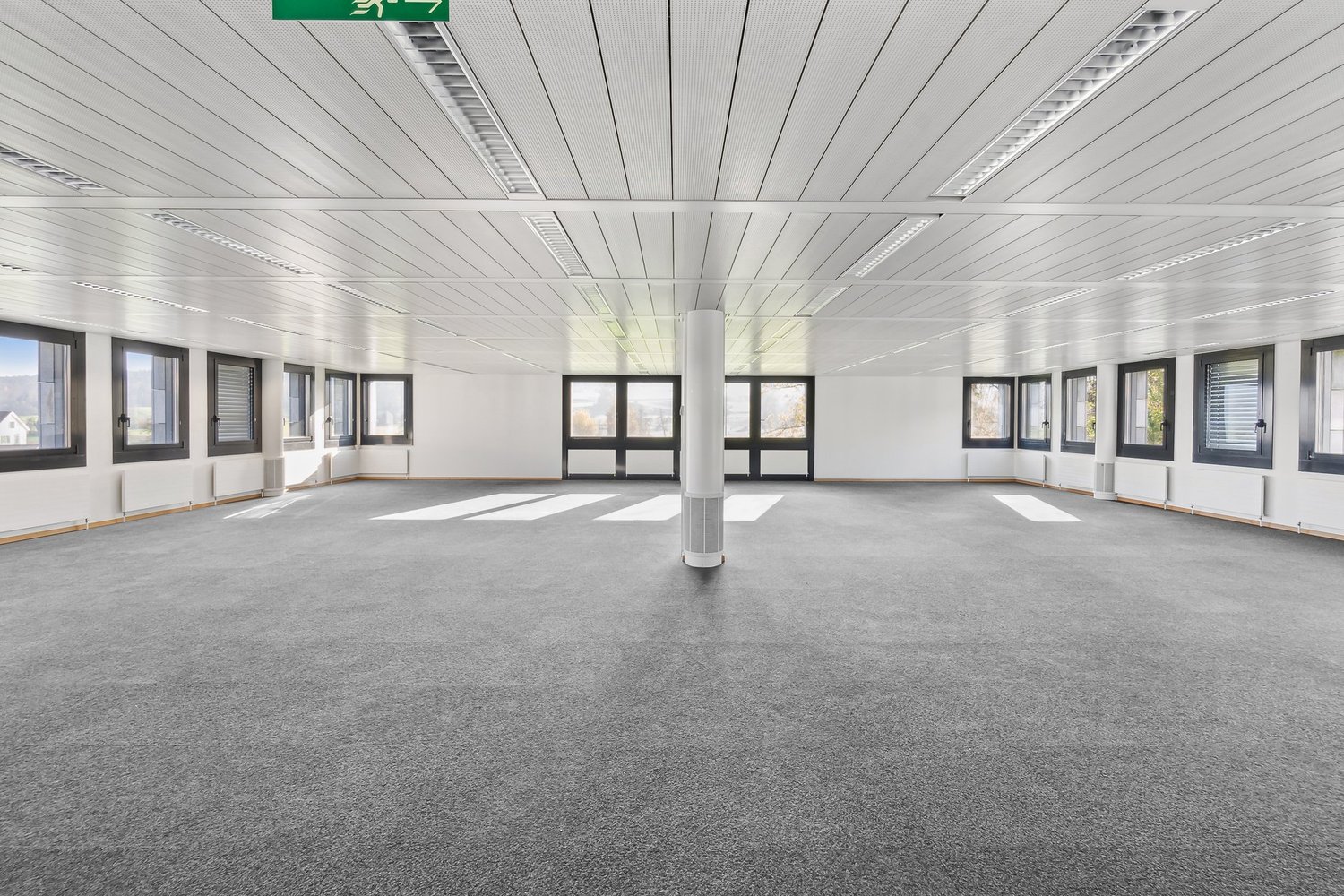 450m² office