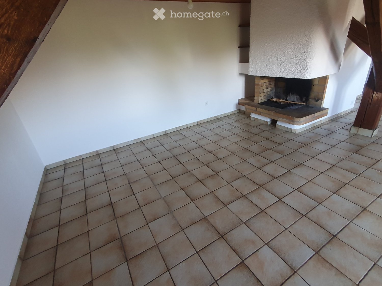 4 ½ Zimmer-Wohnung
4 ½ Zimmer-Wohnung an der Grand'Rue 30A in 1083 Mézières. 130 M2, voll ausgestattete Wohnküche, zahlreiche Einbauschränke, Kamin im Wohnzimmer. 2. und oberstes Stockwerk, 1 Keller, 1 Parkplatz. Gemeinschaftlicher Garten zur Verfügung. Frei ab sofort oder nach Vereinbarung. Fr. 1', Foto 2 von 5