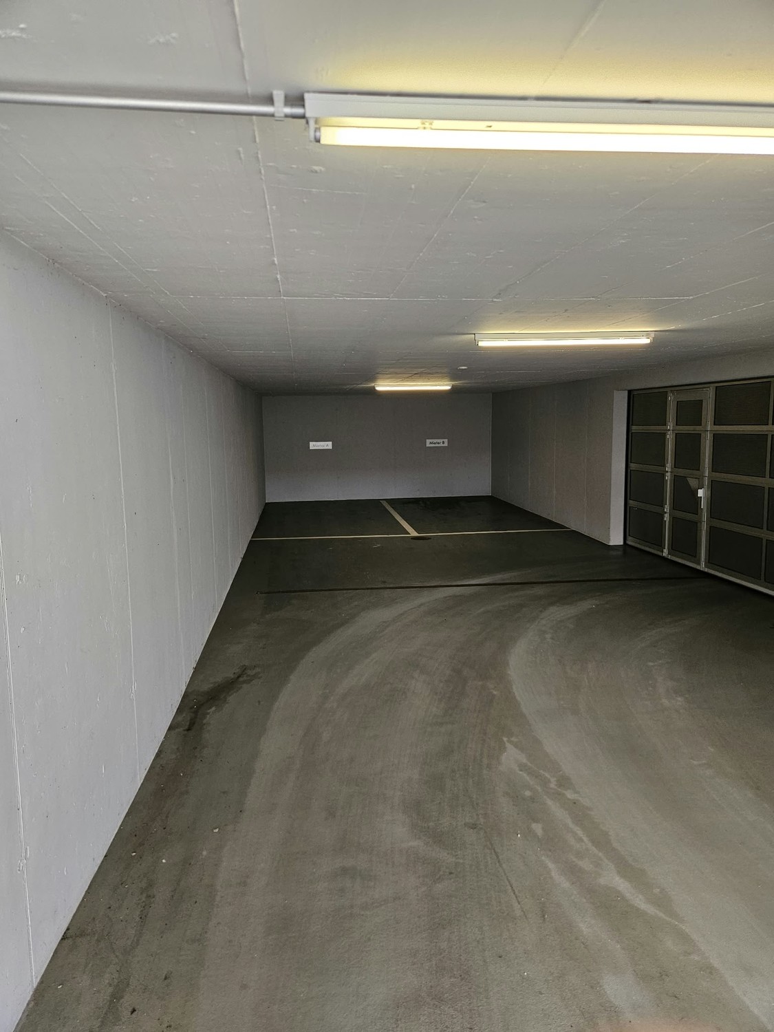 Underground slot, Foto 1 von 2