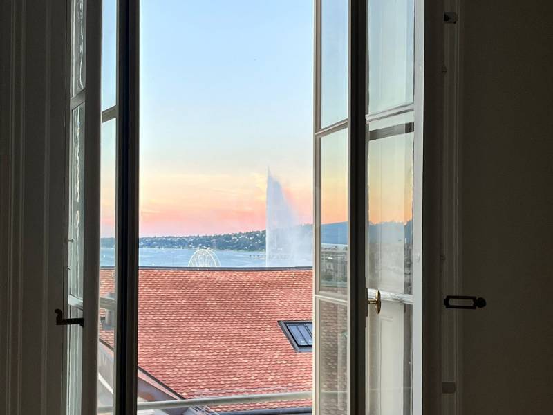 3 ½ Zimmer Wohnung
3.5-Zimmer-Wohnung bestehend aus:
Eingangshalle, Einbauküche und ausgestattet (Dunstabzug, Backofen, Kühlschrank, 4 Glaskeramikkochfelder), Wohnzimmer mit dekorativem Kamin, ein Schlafzimmer, Badezimmer, separate WC.
Miete CHF 3'000.00 + CHF 250.00 Heiz-/Warmwasserpauschale.
- , Foto 3 von 10