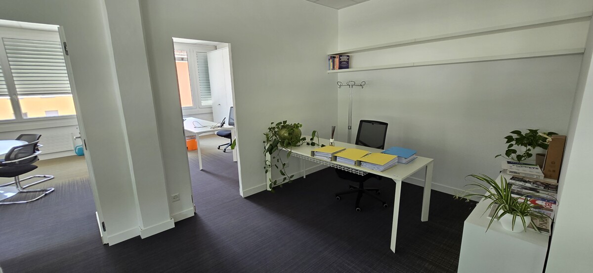 Office, photo 7 of 10