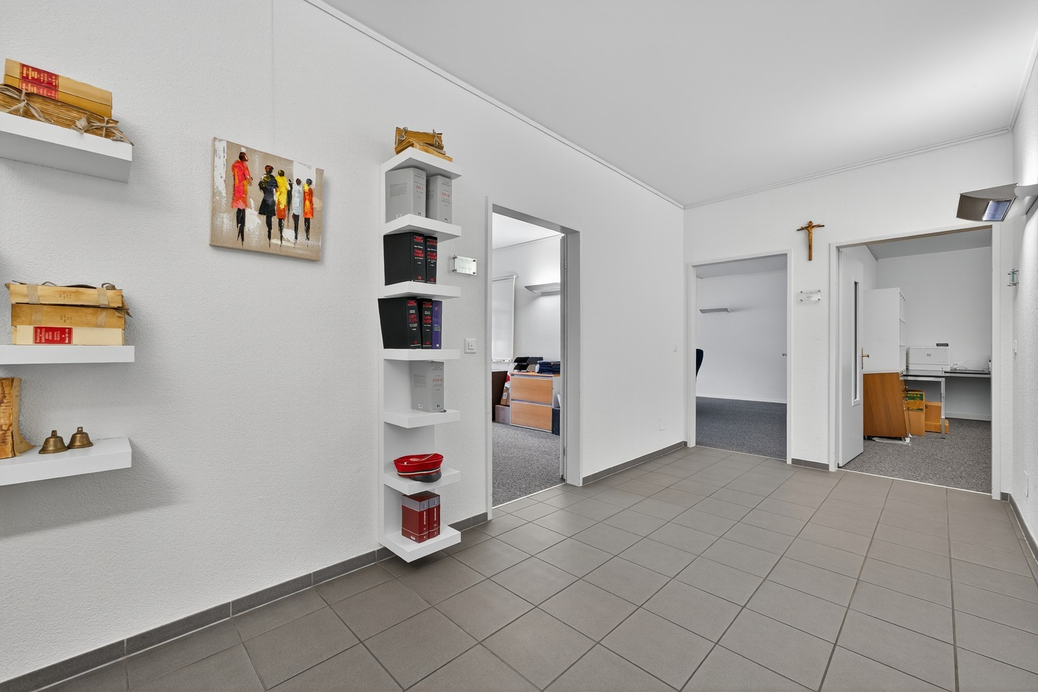 370m² office