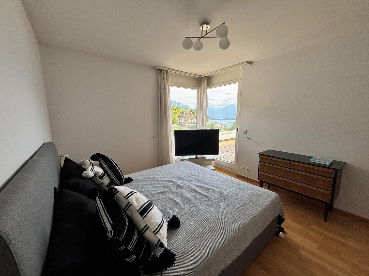 5 ½ Zimmer möblierte Wohnung, Foto 3 von 9
