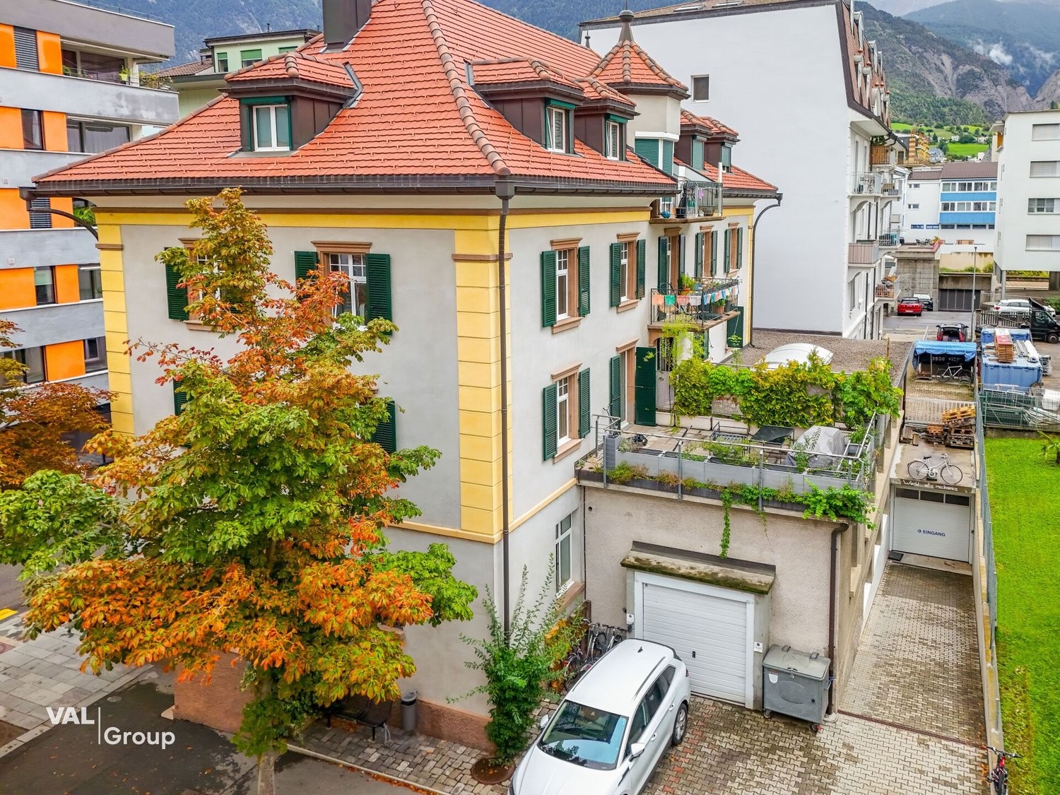 136m² commercial