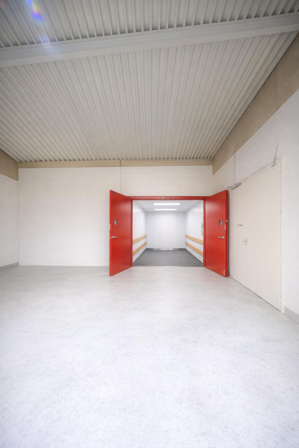 546m² commercial