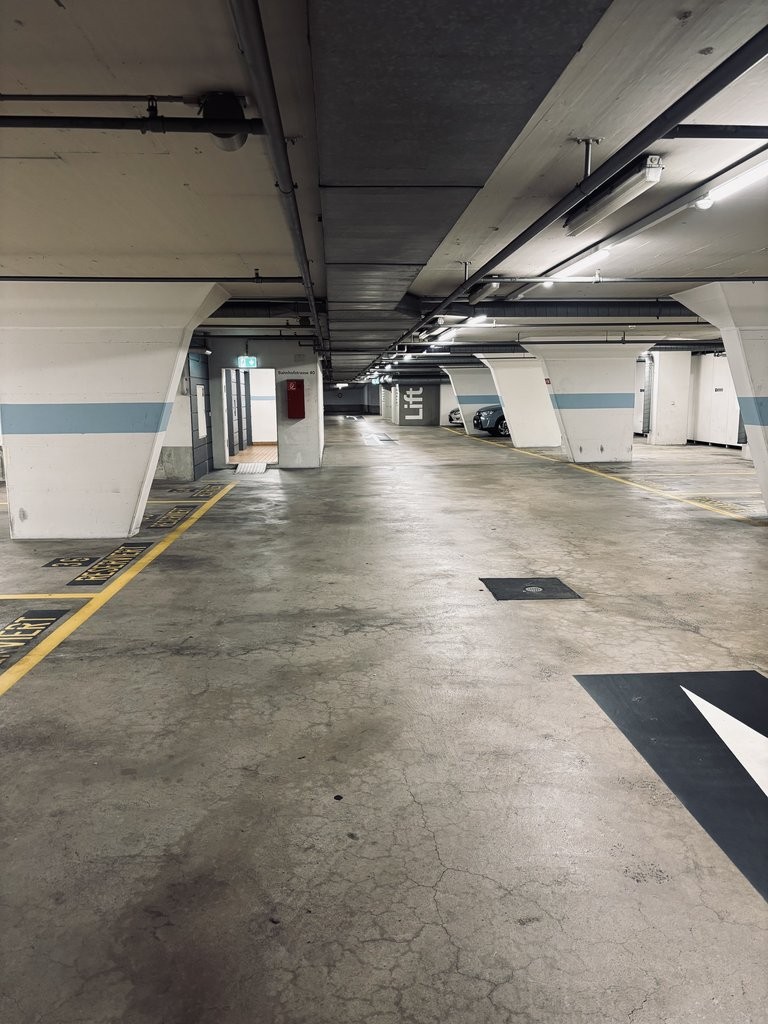 Underground slot, Foto 1 von 2