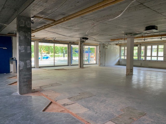 390m² department store