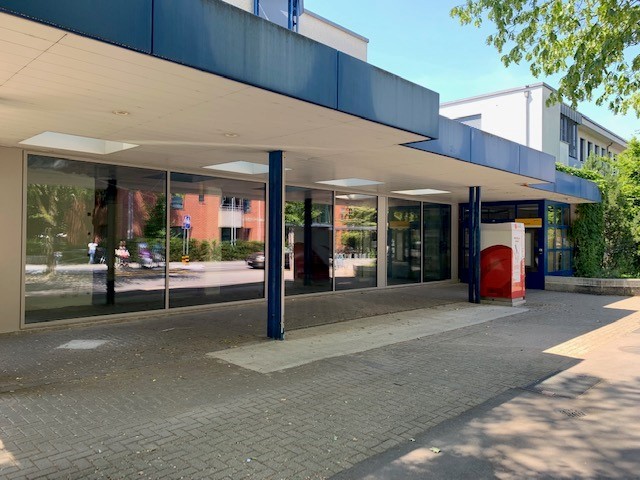 390m² department store