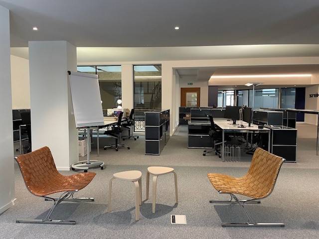 433m² Büro, Foto 3 von 9