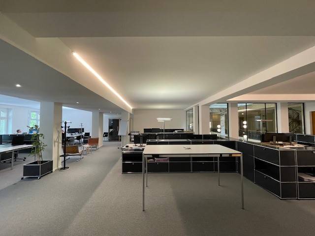 433m² Büro, Foto 1 von 9