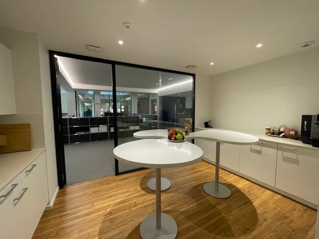 433m² Büro, Foto 6 von 9