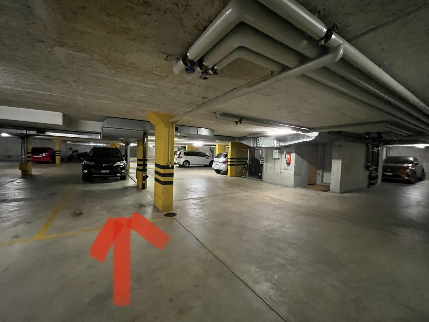 Underground slot, Foto 1 von 2