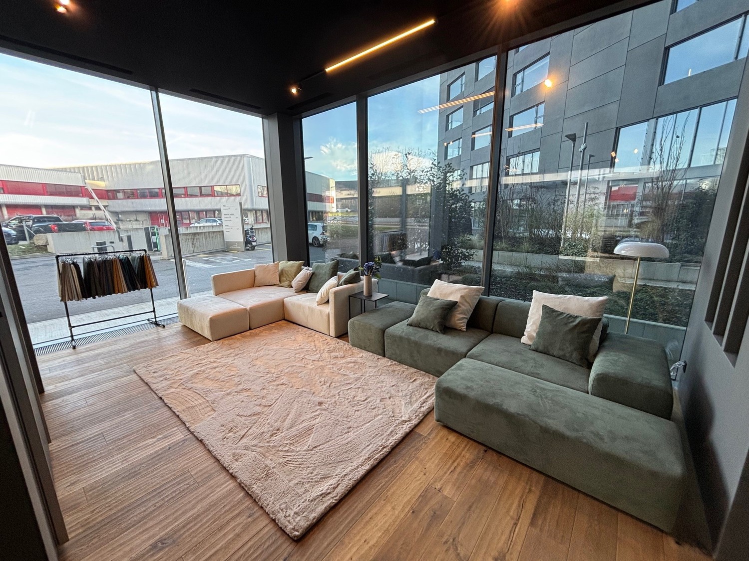 170-170m² commerciale