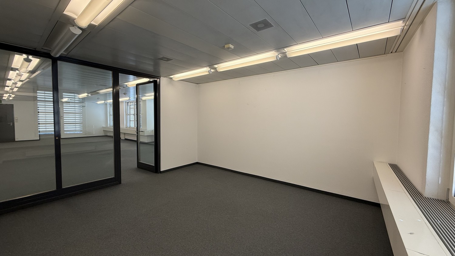 106m² office