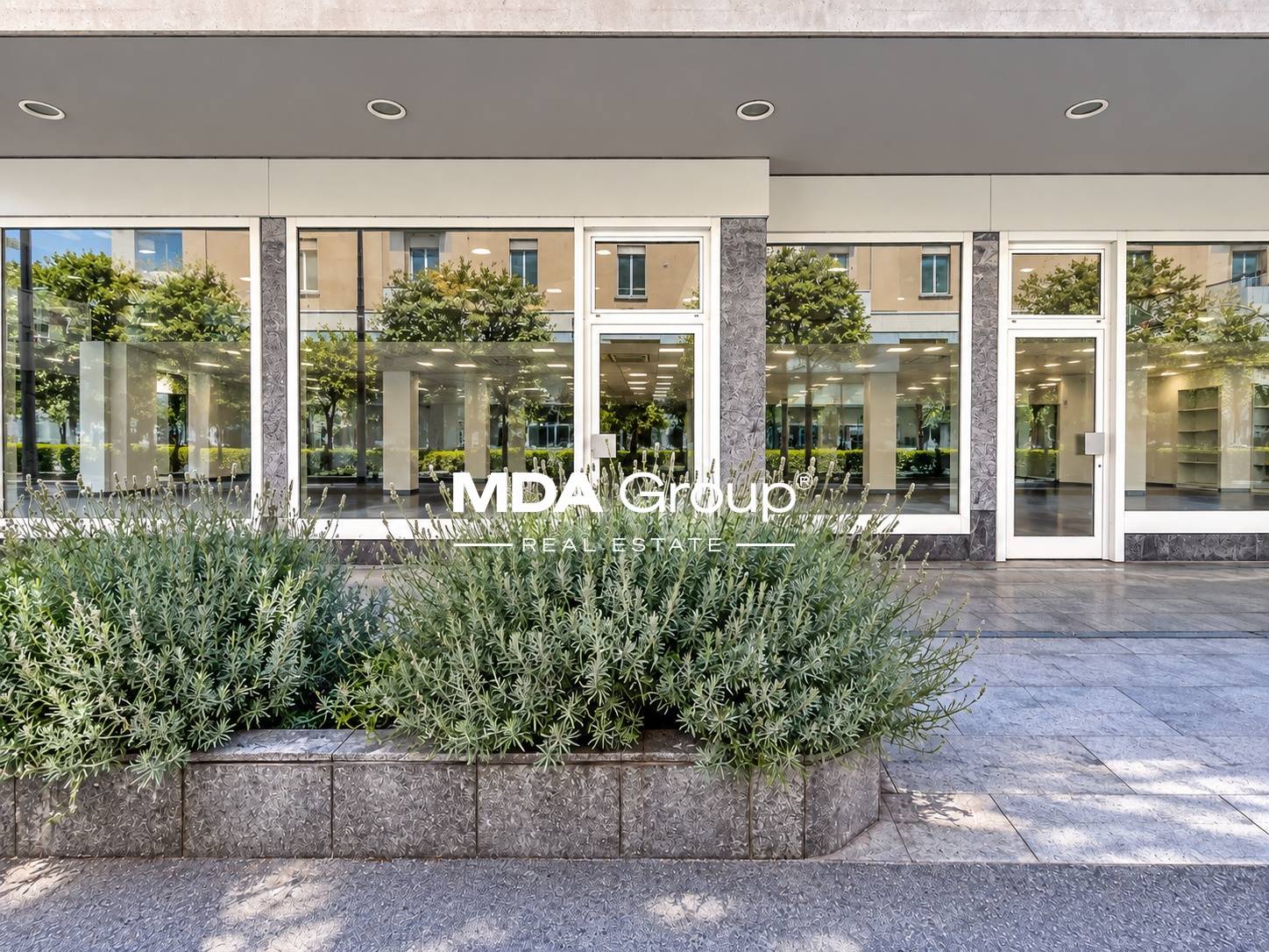 240m² Laden