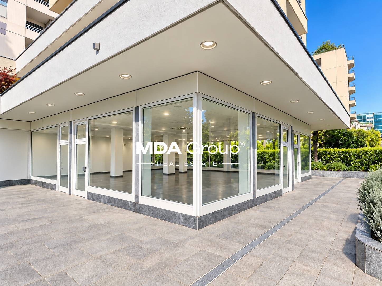 240m² Laden