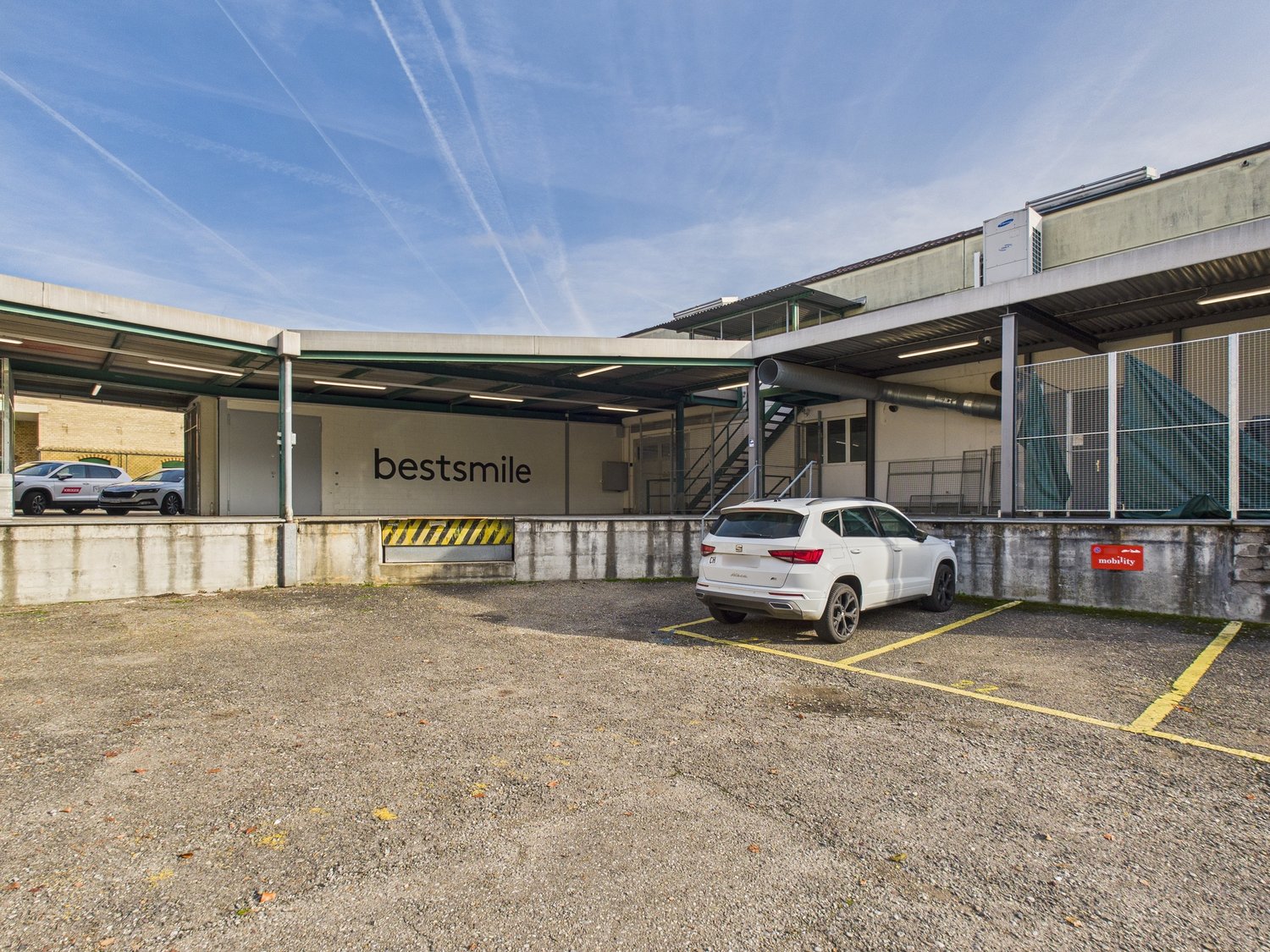 1043m² commerciale