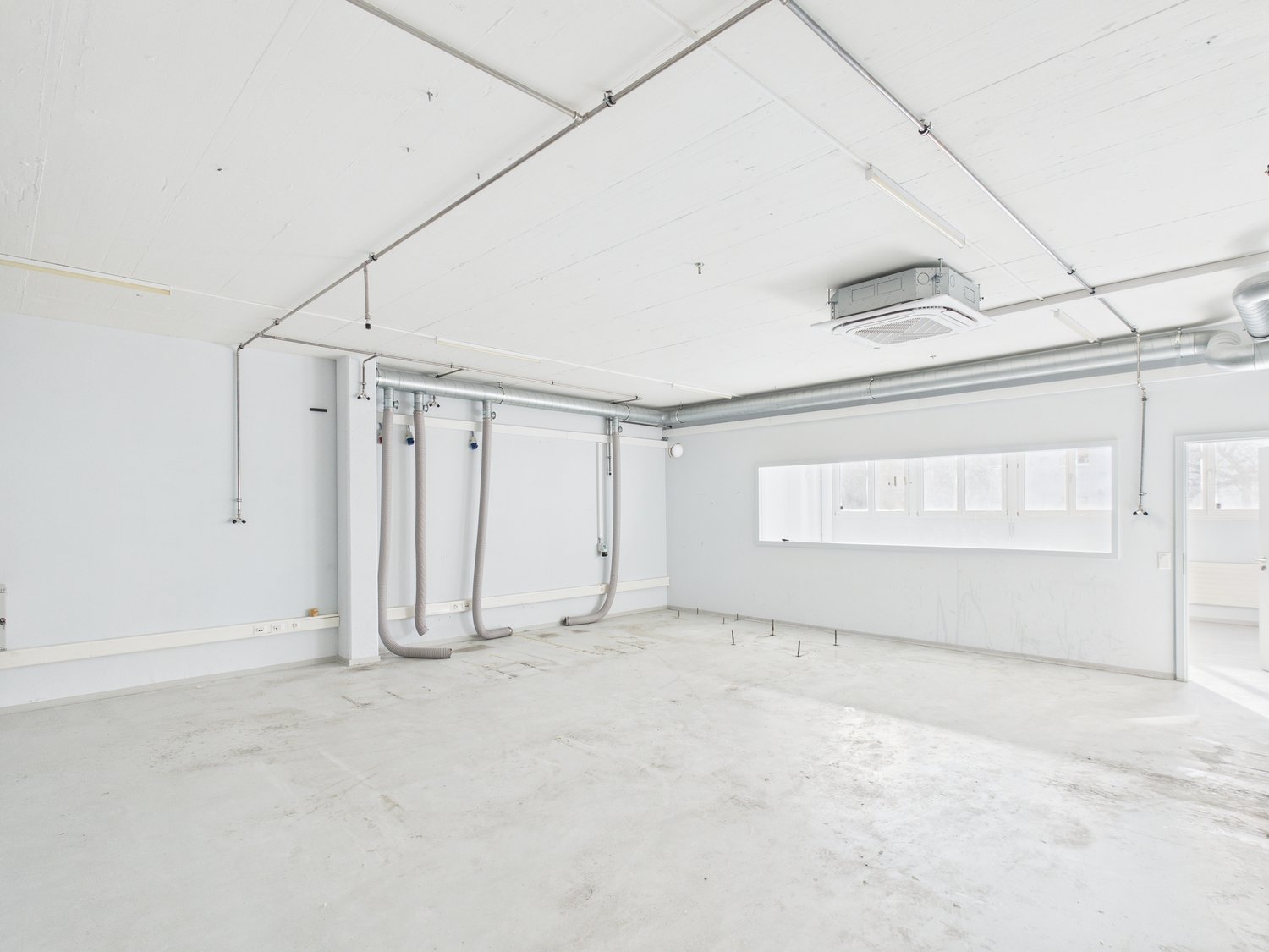 1043m² commerciale