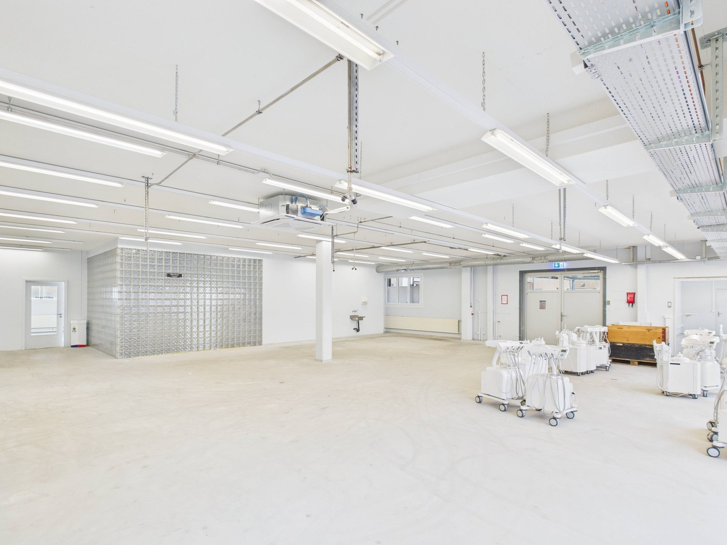 1043m² commerciale