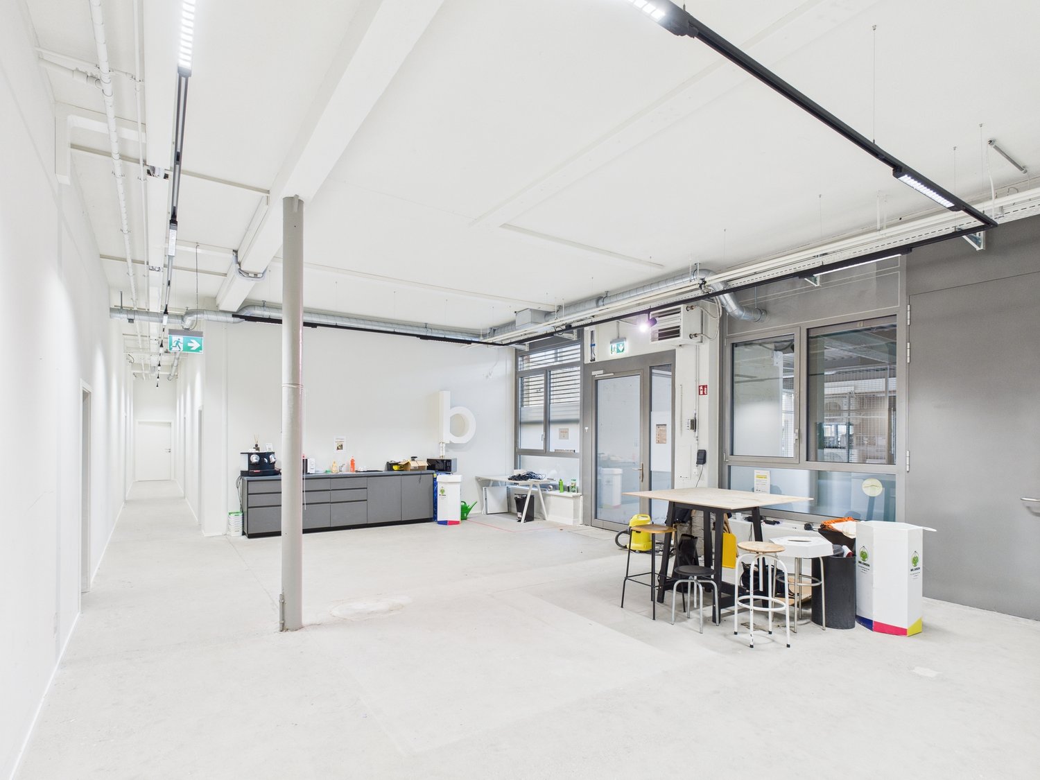 1043m² commerciale