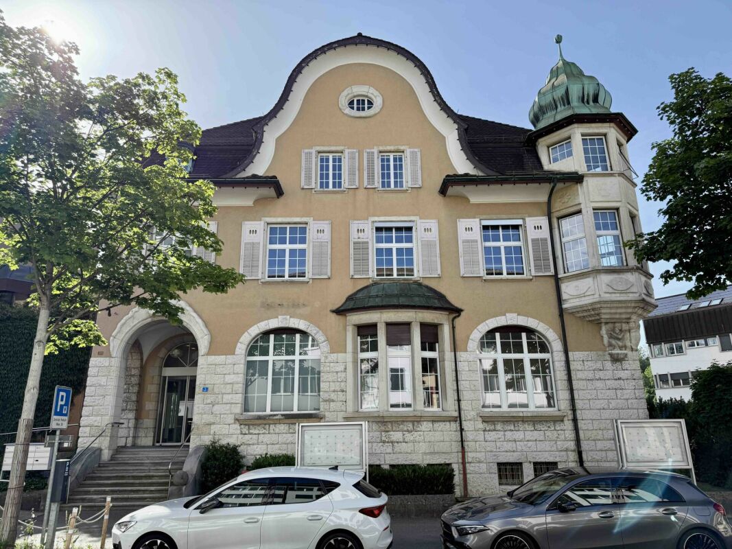168m² practice, Foto 1 von 10